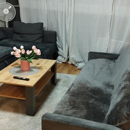 Schoene Sonnige Wohnung Jüchen Esterno foto