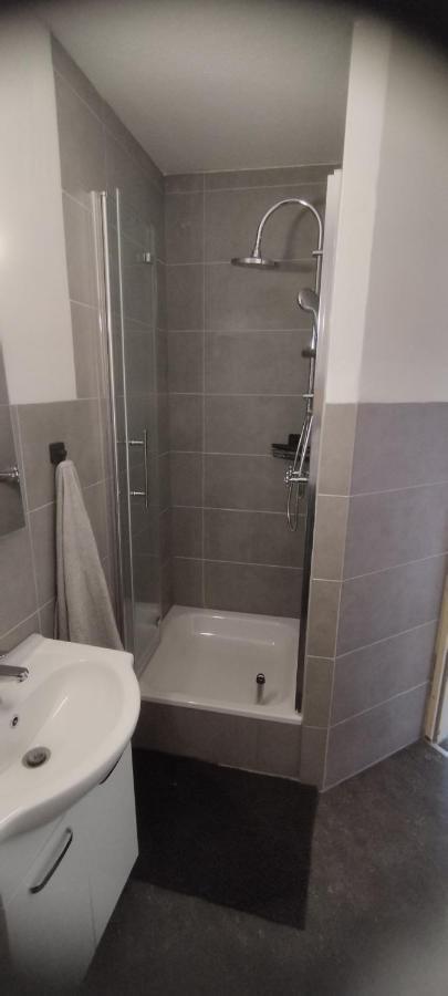 Schoene Sonnige Wohnung Jüchen Esterno foto