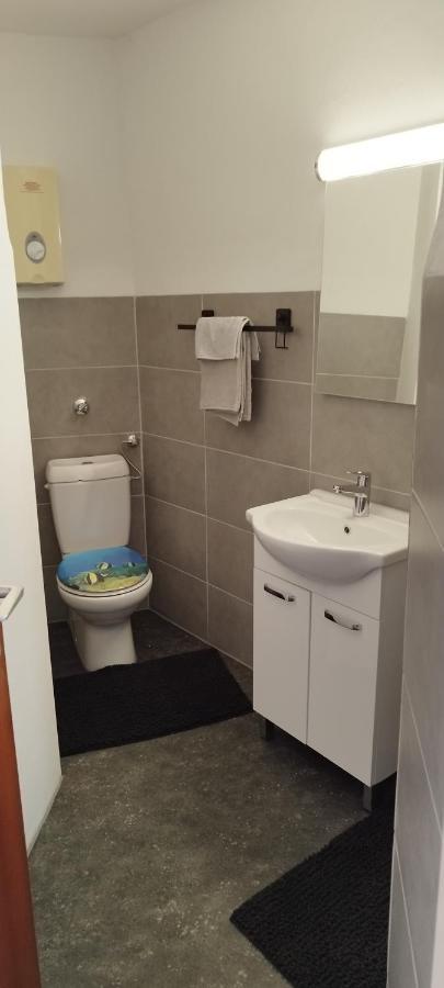 Schoene Sonnige Wohnung Jüchen Esterno foto